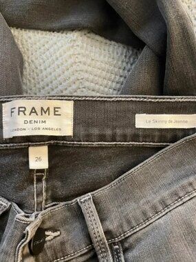 FRAME Le Skinny de Jeanne Black Distressed Knee Slit Jeans US 2